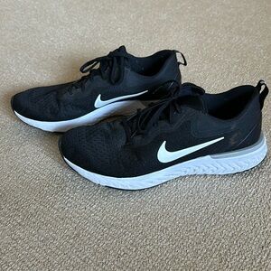 Nike Odyssey React EUC Men’s sz 11.5 shoes black / white